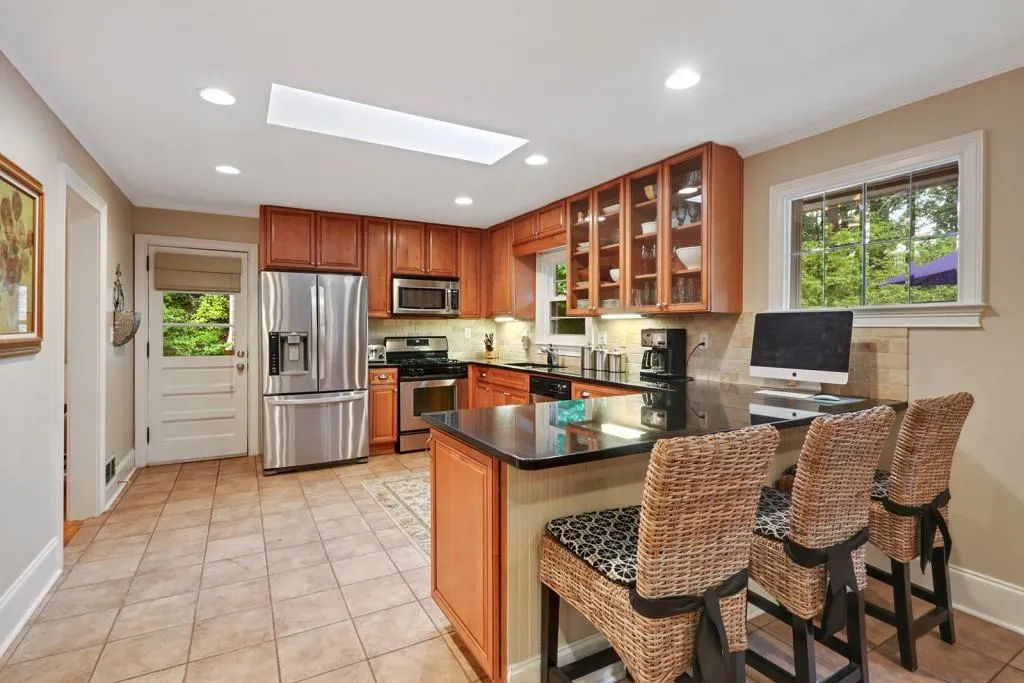 320 Forest Hills Drive, Atlanta, Georgia 30342, 3 Bedrooms Bedrooms, ,2 BathroomsBathrooms,Residential,Sold,320 Forest Hills Drive,5854441