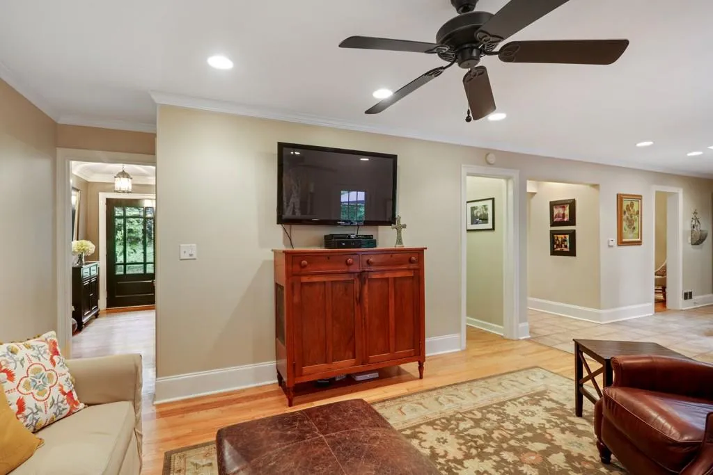 320 Forest Hills Drive, Atlanta, Georgia 30342, 3 Bedrooms Bedrooms, ,2 BathroomsBathrooms,Residential,Sold,320 Forest Hills Drive,5854441