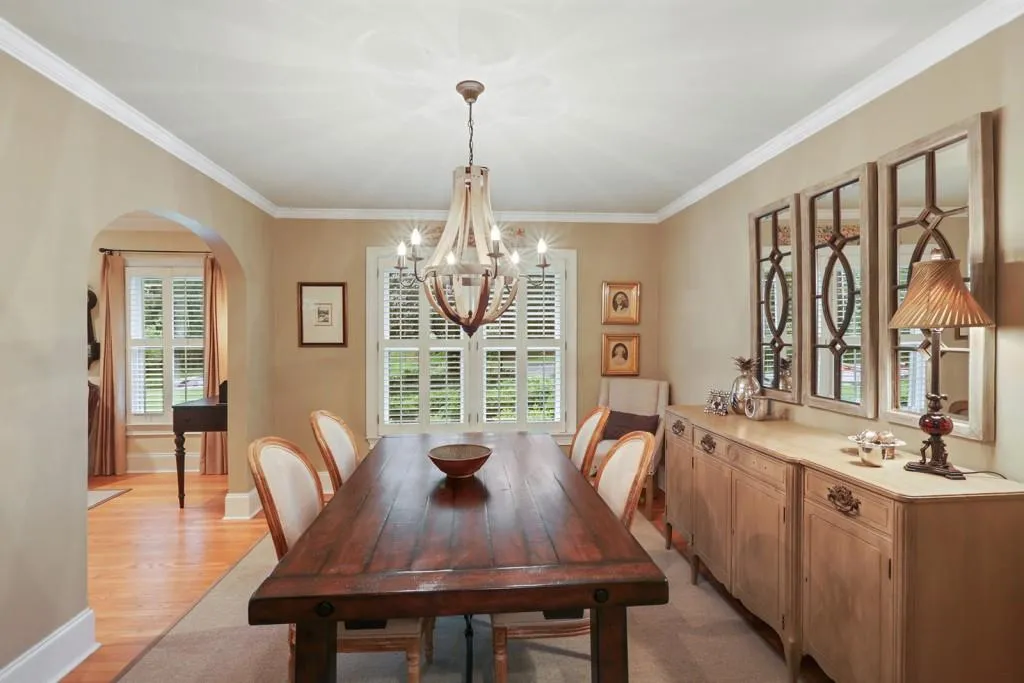 320 Forest Hills Drive, Atlanta, Georgia 30342, 3 Bedrooms Bedrooms, ,2 BathroomsBathrooms,Residential,Sold,320 Forest Hills Drive,5854441