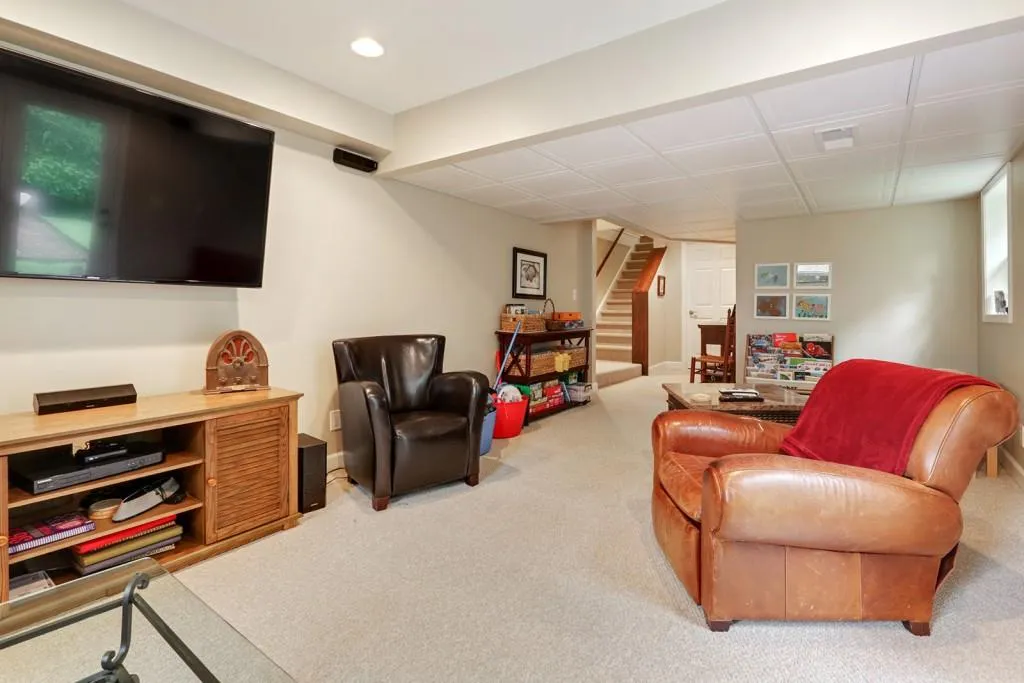 320 Forest Hills Drive, Atlanta, Georgia 30342, 3 Bedrooms Bedrooms, ,2 BathroomsBathrooms,Residential,Sold,320 Forest Hills Drive,5854441