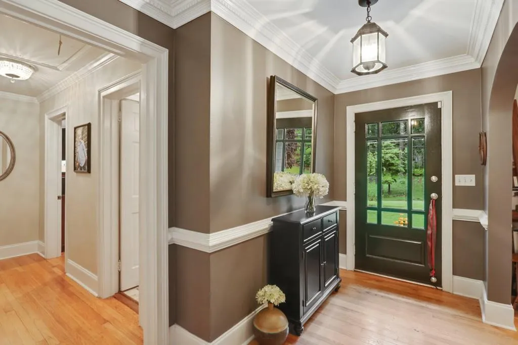 320 Forest Hills Drive, Atlanta, Georgia 30342, 3 Bedrooms Bedrooms, ,2 BathroomsBathrooms,Residential,Sold,320 Forest Hills Drive,5854441