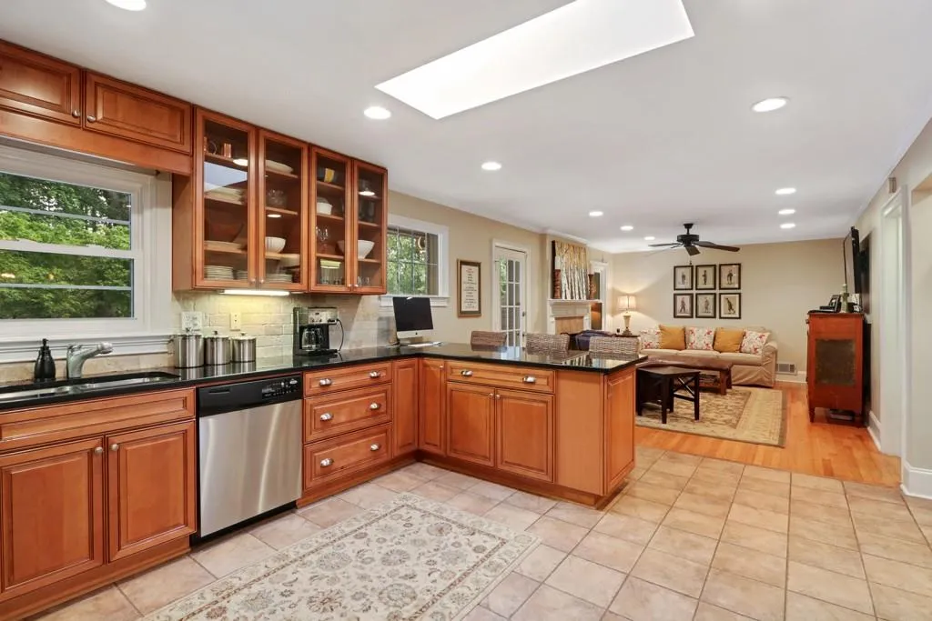 320 Forest Hills Drive, Atlanta, Georgia 30342, 3 Bedrooms Bedrooms, ,2 BathroomsBathrooms,Residential,Sold,320 Forest Hills Drive,5854441