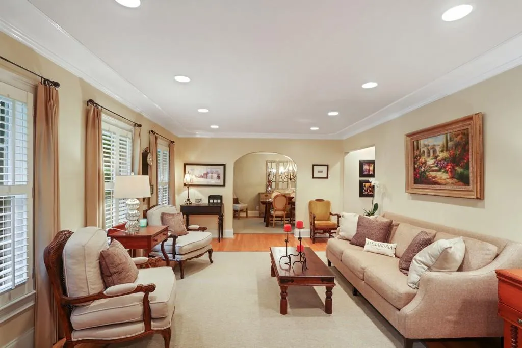 320 Forest Hills Drive, Atlanta, Georgia 30342, 3 Bedrooms Bedrooms, ,2 BathroomsBathrooms,Residential,Sold,320 Forest Hills Drive,5854441