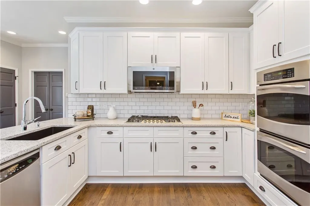 155 Seville Chase, Sandy Springs, Georgia 30328, 5 Bedrooms Bedrooms, ,2 BathroomsBathrooms,Residential,Sold,155 Seville Chase,5979540