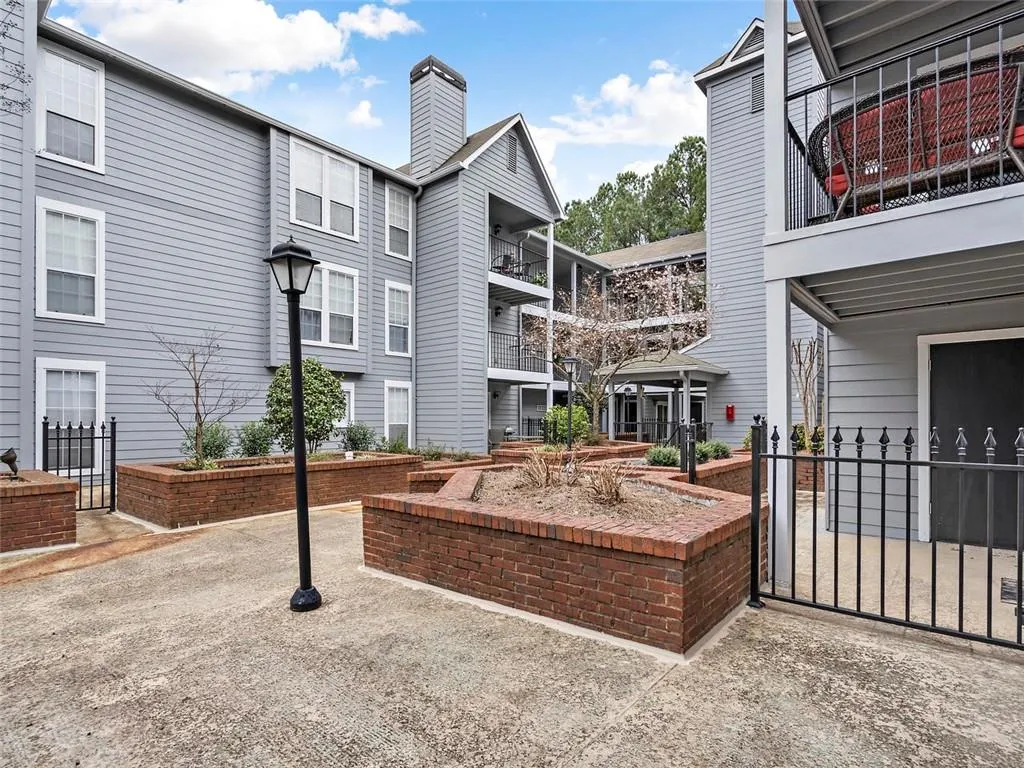 628 Granville Court, Atlanta, Georgia 30328, 1 Bedroom Bedrooms, ,1 BathroomBathrooms,Residential,Sold,628 Granville Court,6742160