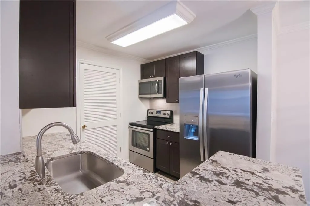 628 Granville Court, Atlanta, Georgia 30328, 1 Bedroom Bedrooms, ,1 BathroomBathrooms,Residential,Sold,628 Granville Court,6742160