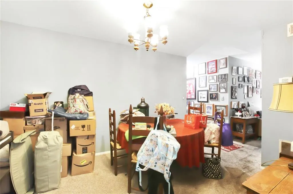 145 Northwood Dr Unit F4, Atlanta, Georgia 30342, 3 Bedrooms Bedrooms, ,2 BathroomsBathrooms,Residential,Sold,145 Northwood Dr Unit F4,7422810