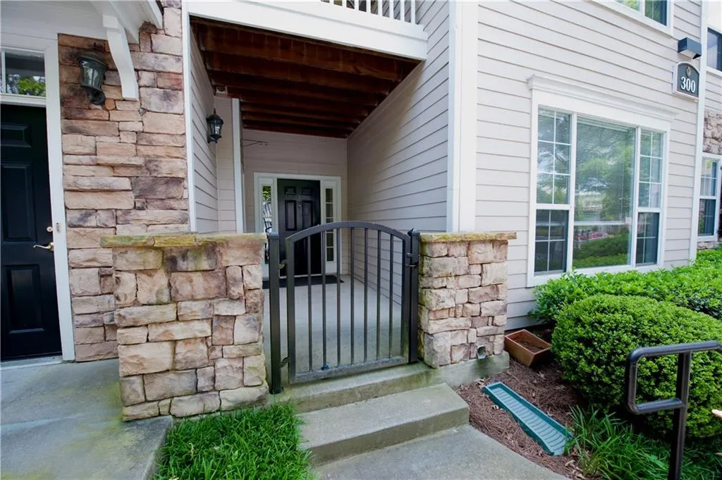2400 Cumberland Parkway Se Unit 311, Atlanta, Georgia 30339, 2 Bedrooms Bedrooms, ,1 BathroomBathrooms,Residential,Sold,2400 Cumberland Parkway Se Unit 311,5742077