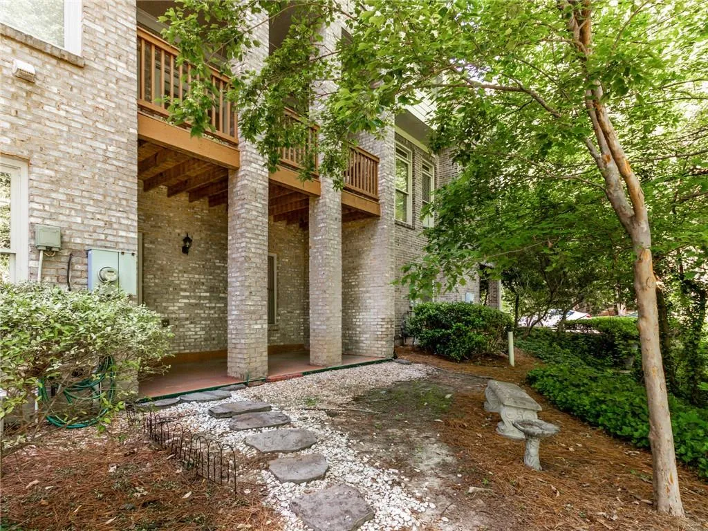 7243 Village Creek Trace, Sandy Springs, Georgia 30328, 4 Bedrooms Bedrooms, ,3 BathroomsBathrooms,Residential,Sold,7243 Village Creek Trace,7047342