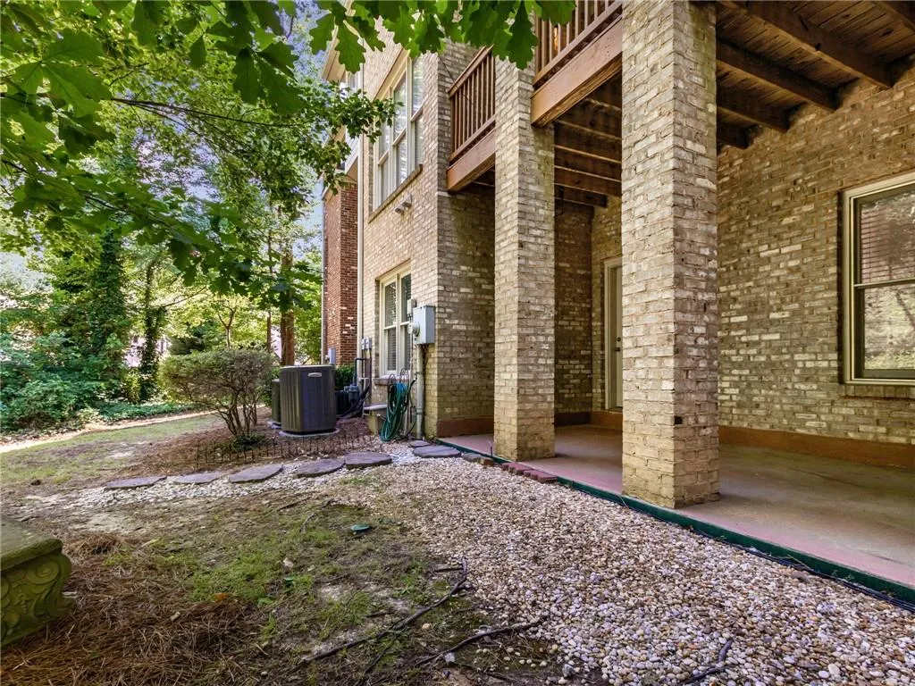 7243 Village Creek Trace, Sandy Springs, Georgia 30328, 4 Bedrooms Bedrooms, ,3 BathroomsBathrooms,Residential,Sold,7243 Village Creek Trace,7047342
