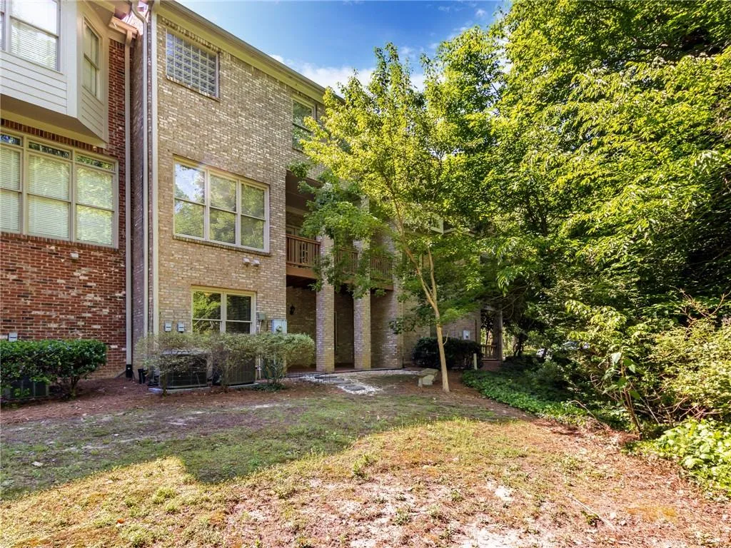 7243 Village Creek Trace, Sandy Springs, Georgia 30328, 4 Bedrooms Bedrooms, ,3 BathroomsBathrooms,Residential,Sold,7243 Village Creek Trace,7047342
