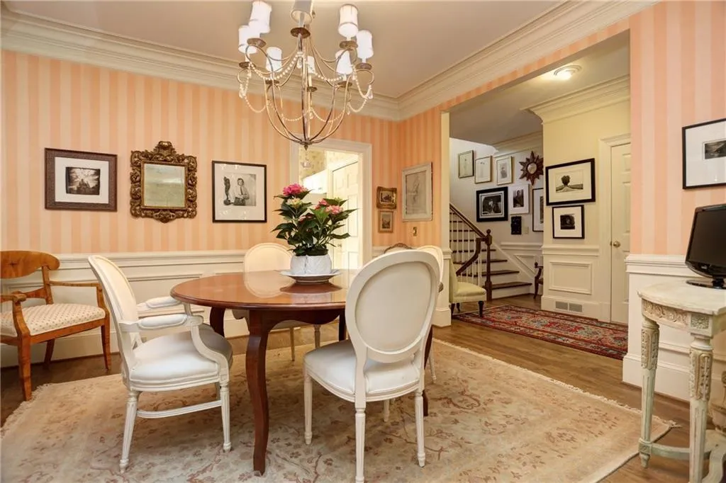 2484 Brookhaven Place Ne, Brookhaven, Georgia 30319, 3 Bedrooms Bedrooms, ,3 BathroomsBathrooms,Residential,Sold,2484 Brookhaven Place Ne,5689648