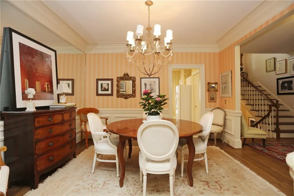 2484 Brookhaven Place Ne, Brookhaven, Georgia 30319, 3 Bedrooms Bedrooms, ,3 BathroomsBathrooms,Residential,Sold,2484 Brookhaven Place Ne,5689648