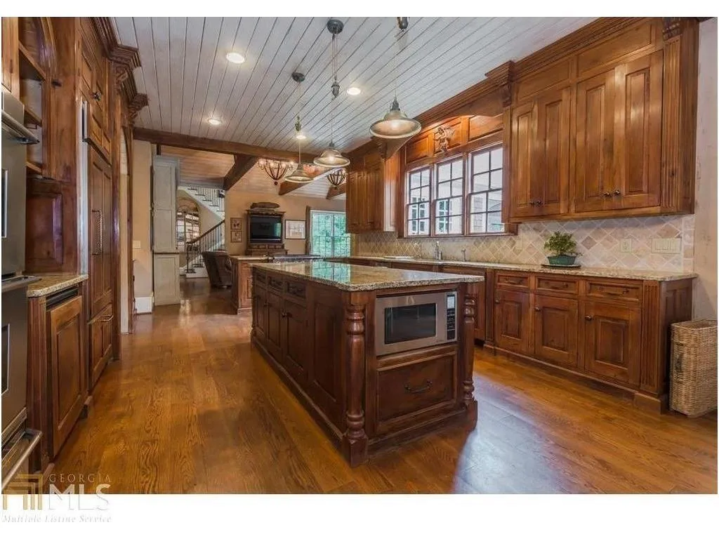 5450 N Powers Ferry Road, Atlanta, Georgia 30327, 5 Bedrooms Bedrooms, ,5 BathroomsBathrooms,Residential,Sold,5450 N Powers Ferry Road,5800378