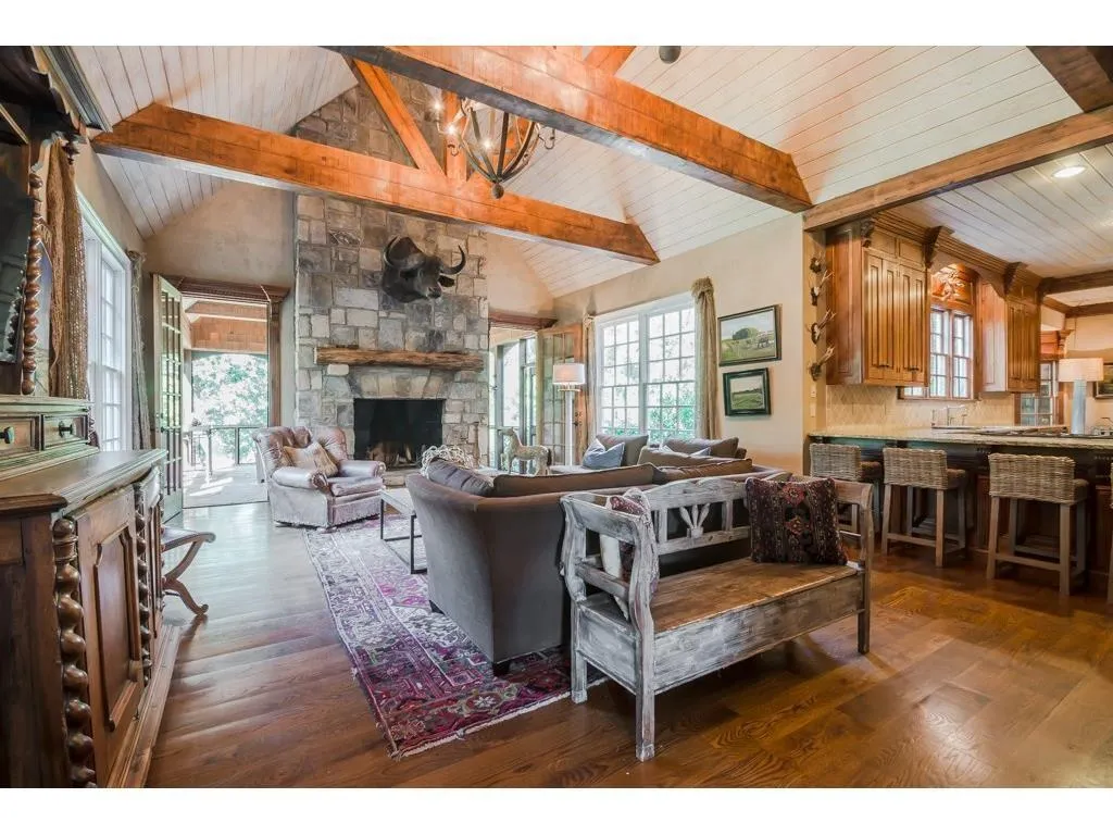 5450 N Powers Ferry Road, Atlanta, Georgia 30327, 5 Bedrooms Bedrooms, ,5 BathroomsBathrooms,Residential,Sold,5450 N Powers Ferry Road,5800378