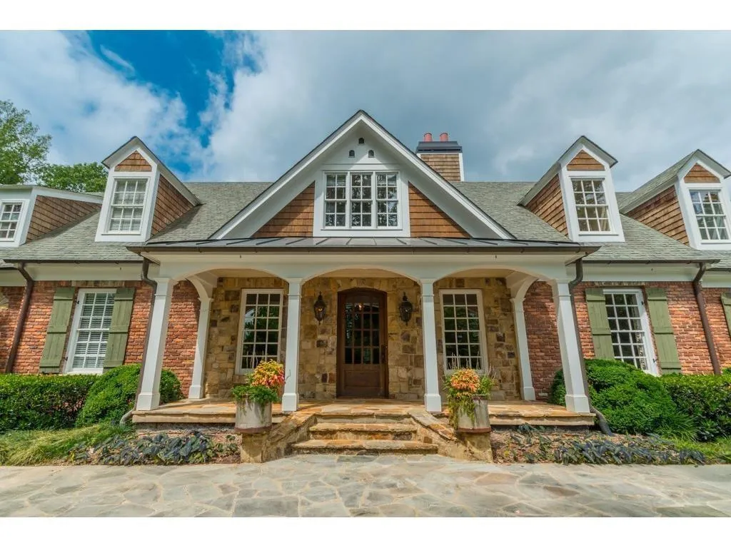 5450 N Powers Ferry Road, Atlanta, Georgia 30327, 5 Bedrooms Bedrooms, ,5 BathroomsBathrooms,Residential,Sold,5450 N Powers Ferry Road,5800378