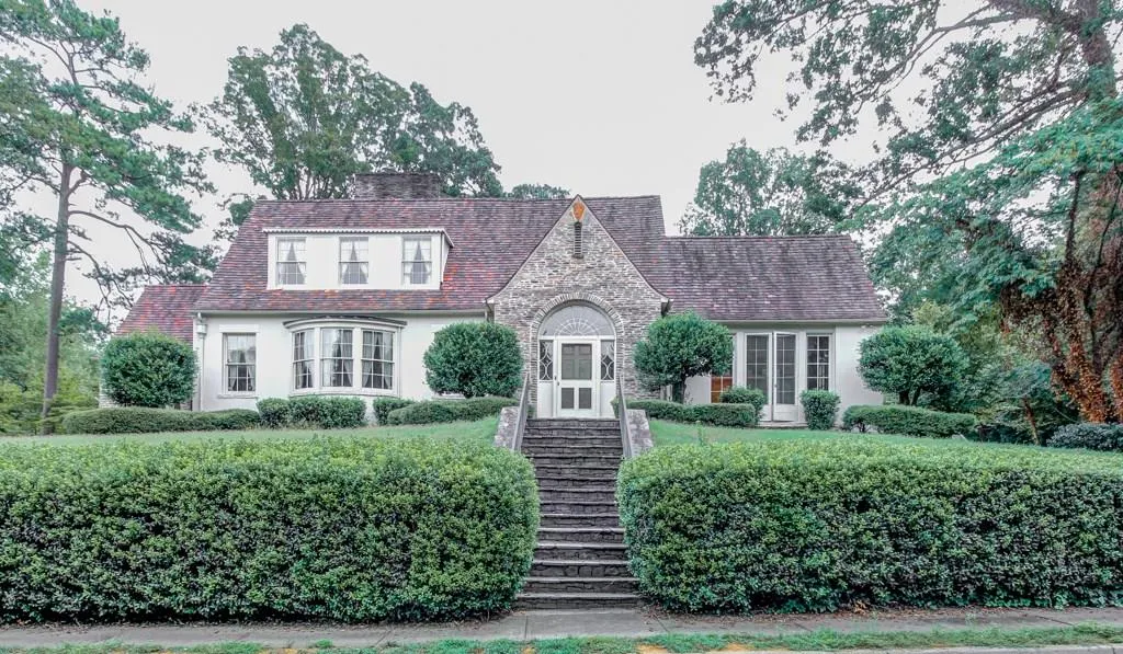 760 Registry Lane, Atlanta, Georgia 30342, 5 Bedrooms Bedrooms, ,3 BathroomsBathrooms,Residential,Sold,760 Registry Lane,5590446