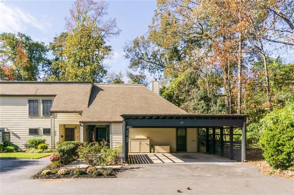 33 Forrest Place, Atlanta, Georgia 30328, 3 Bedrooms Bedrooms, ,2 BathroomsBathrooms,Residential,Sold,33 Forrest Place,6812852