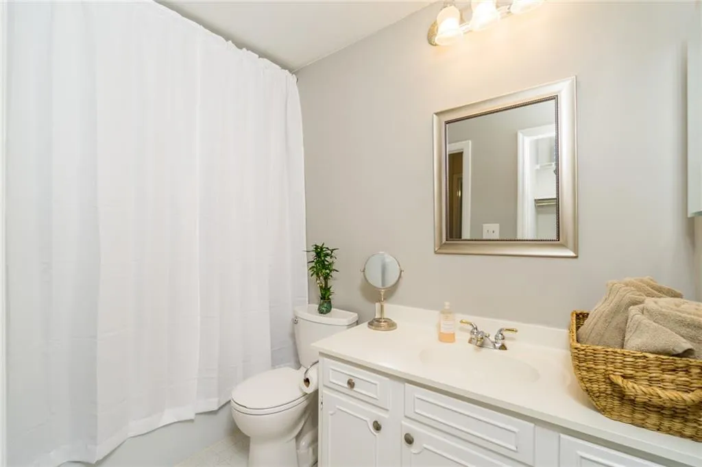 33 Forrest Place, Atlanta, Georgia 30328, 3 Bedrooms Bedrooms, ,2 BathroomsBathrooms,Residential,Sold,33 Forrest Place,6812852