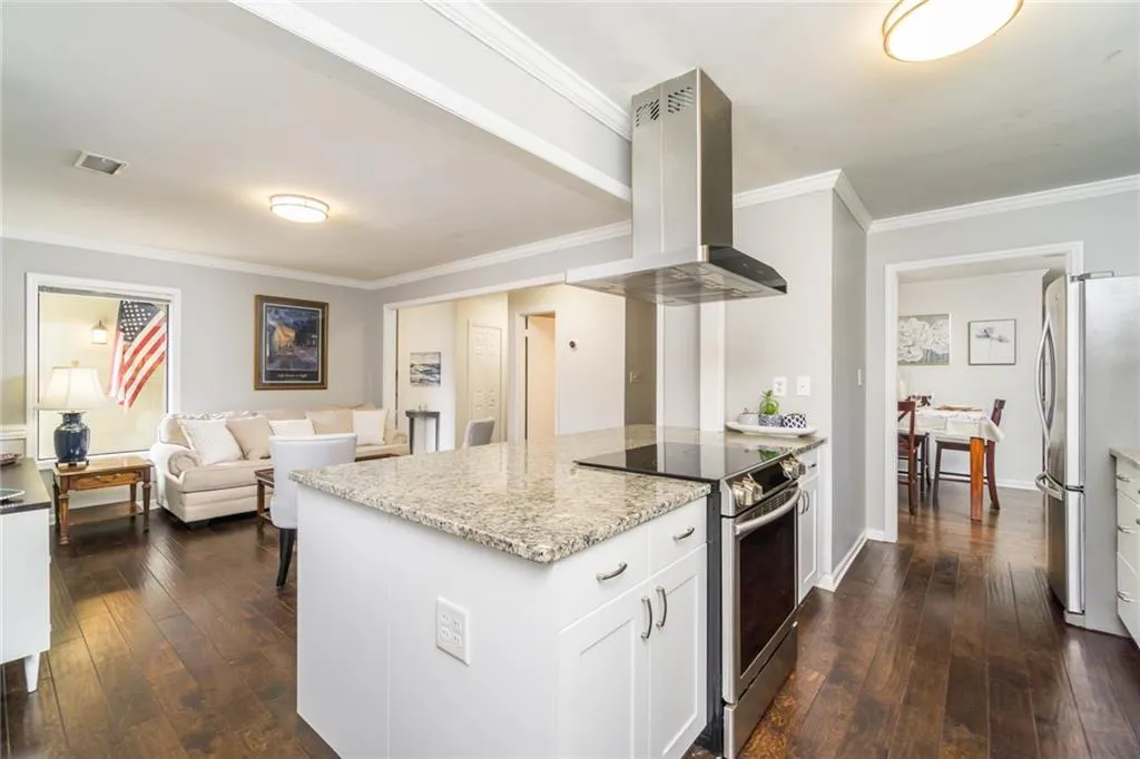 33 Forrest Place, Atlanta, Georgia 30328, 3 Bedrooms Bedrooms, ,2 BathroomsBathrooms,Residential,Sold,33 Forrest Place,6812852