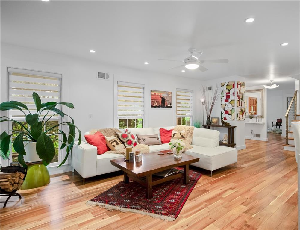 6970 Hunters Branch Drive, Sandy Springs, Georgia 30328, 5 Bedrooms Bedrooms, ,4 BathroomsBathrooms,Residential,Sold,6970 Hunters Branch Drive,7290558