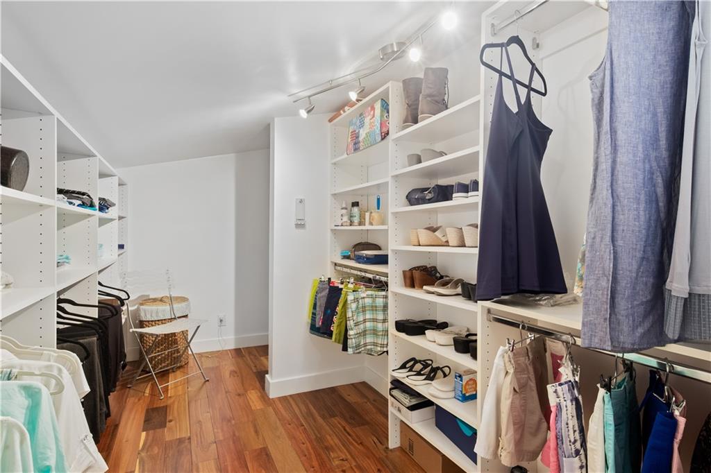 6970 Hunters Branch Drive, Sandy Springs, Georgia 30328, 5 Bedrooms Bedrooms, ,4 BathroomsBathrooms,Residential,Sold,6970 Hunters Branch Drive,7290558