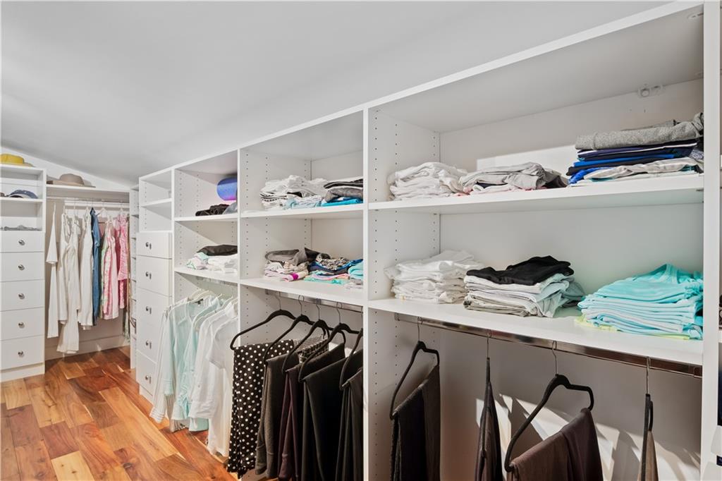 6970 Hunters Branch Drive, Sandy Springs, Georgia 30328, 5 Bedrooms Bedrooms, ,4 BathroomsBathrooms,Residential,Sold,6970 Hunters Branch Drive,7290558