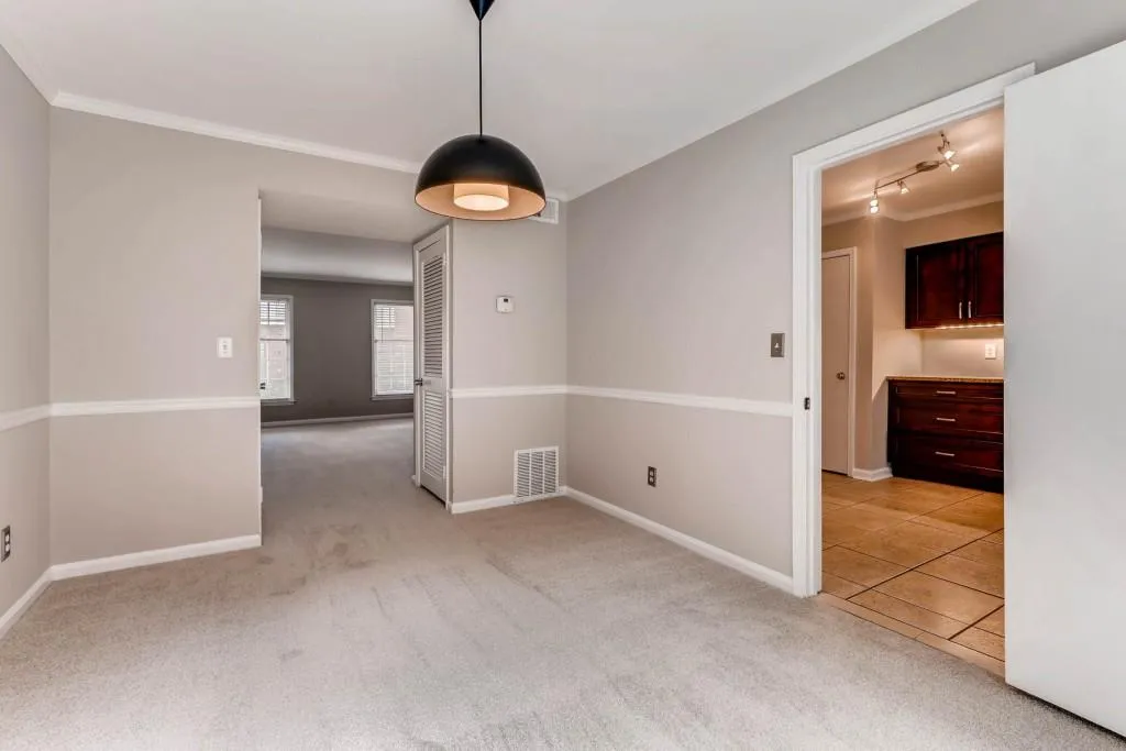 6520 Roswell Road Unit 86, Sandy Springs, Georgia 30328, 3 Bedrooms Bedrooms, ,2 BathroomsBathrooms,Residential,Sold,6520 Roswell Road Unit 86,6040991