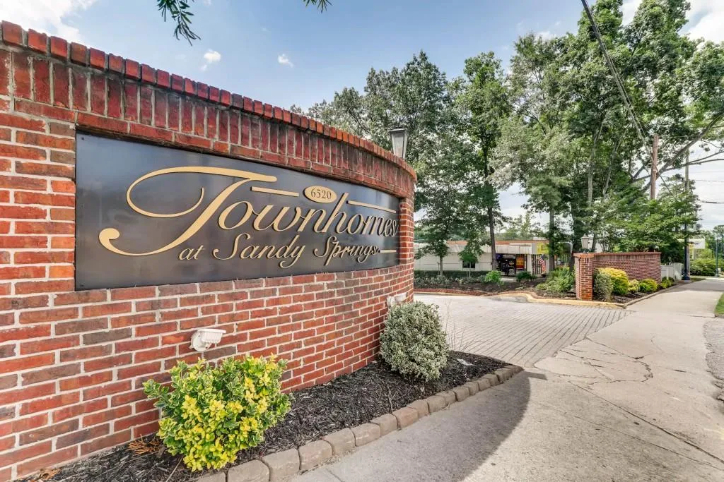 6520 Roswell Road Unit 86, Sandy Springs, Georgia 30328, 3 Bedrooms Bedrooms, ,2 BathroomsBathrooms,Residential,Sold,6520 Roswell Road Unit 86,6040991