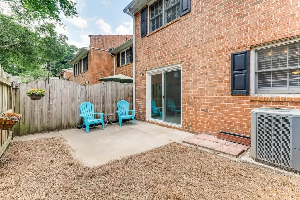 6520 Roswell Road Unit 86, Sandy Springs, Georgia 30328, 3 Bedrooms Bedrooms, ,2 BathroomsBathrooms,Residential,Sold,6520 Roswell Road Unit 86,6040991