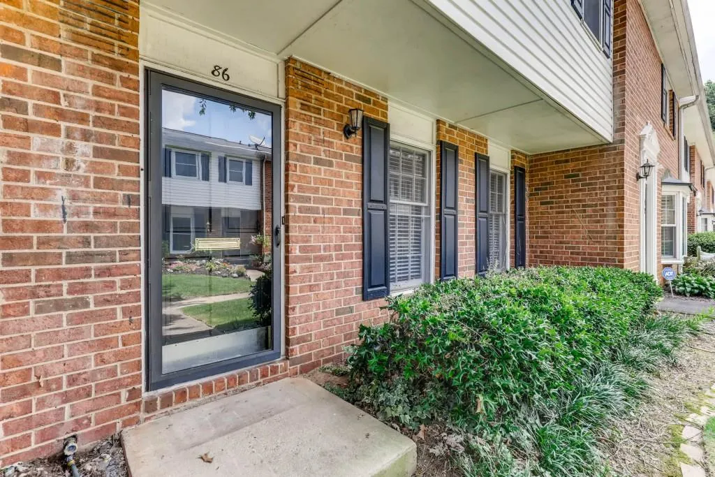 6520 Roswell Road Unit 86, Sandy Springs, Georgia 30328, 3 Bedrooms Bedrooms, ,2 BathroomsBathrooms,Residential,Sold,6520 Roswell Road Unit 86,6040991