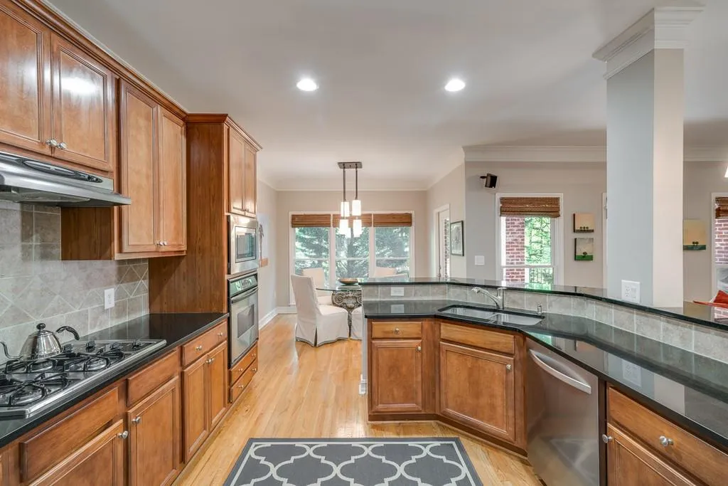 7267 Village Creek Trace, Atlanta, Georgia 30328, 4 Bedrooms Bedrooms, ,3 BathroomsBathrooms,Residential,Sold,7267 Village Creek Trace,6542560