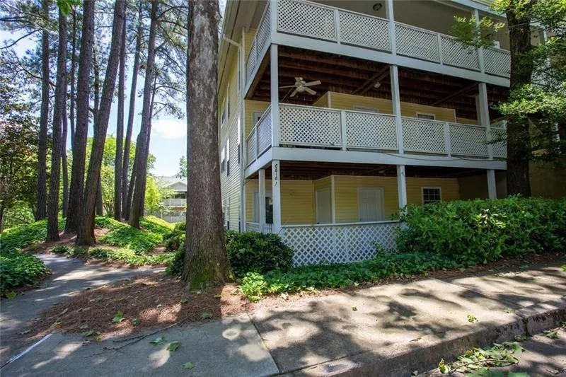 6818 Glenridge Drive Unit A, Sandy Springs, Georgia 30328, 2 Bedrooms Bedrooms, ,2 BathroomsBathrooms,Residential,Sold,6818 Glenridge Drive Unit A,6726114