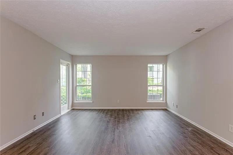 6818 Glenridge Drive Unit A, Sandy Springs, Georgia 30328, 2 Bedrooms Bedrooms, ,2 BathroomsBathrooms,Residential,Sold,6818 Glenridge Drive Unit A,6726114