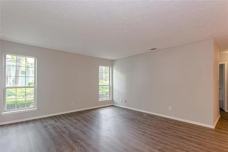 6818 Glenridge Drive Unit A, Sandy Springs, Georgia 30328, 2 Bedrooms Bedrooms, ,2 BathroomsBathrooms,Residential,Sold,6818 Glenridge Drive Unit A,6726114