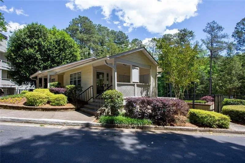 6818 Glenridge Drive Unit A, Sandy Springs, Georgia 30328, 2 Bedrooms Bedrooms, ,2 BathroomsBathrooms,Residential,Sold,6818 Glenridge Drive Unit A,6726114