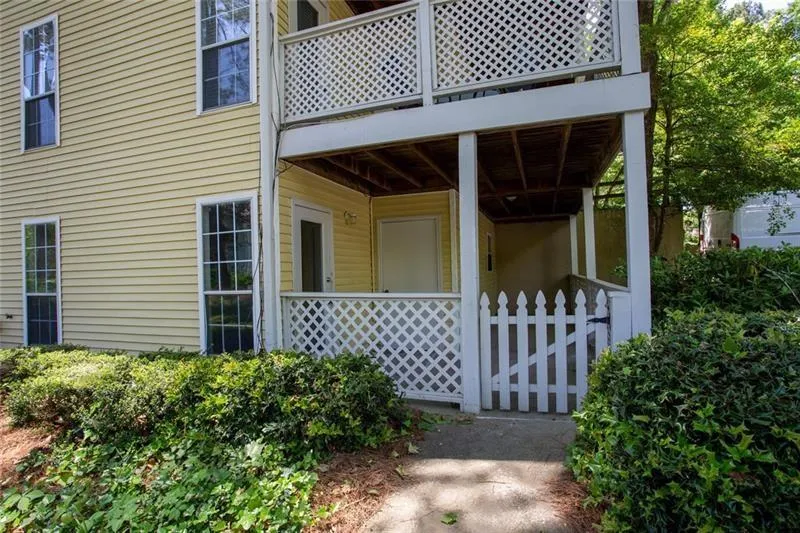6818 Glenridge Drive Unit A, Sandy Springs, Georgia 30328, 2 Bedrooms Bedrooms, ,2 BathroomsBathrooms,Residential,Sold,6818 Glenridge Drive Unit A,6726114