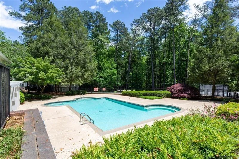 6818 Glenridge Drive Unit A, Sandy Springs, Georgia 30328, 2 Bedrooms Bedrooms, ,2 BathroomsBathrooms,Residential,Sold,6818 Glenridge Drive Unit A,6726114