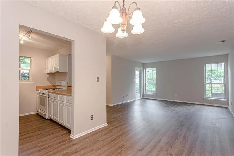 6818 Glenridge Drive Unit A, Sandy Springs, Georgia 30328, 2 Bedrooms Bedrooms, ,2 BathroomsBathrooms,Residential,Sold,6818 Glenridge Drive Unit A,6726114