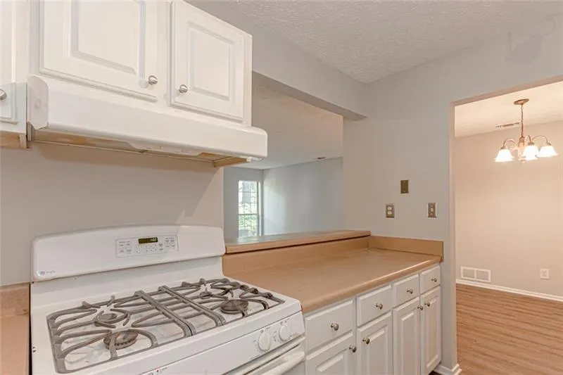 6818 Glenridge Drive Unit A, Sandy Springs, Georgia 30328, 2 Bedrooms Bedrooms, ,2 BathroomsBathrooms,Residential,Sold,6818 Glenridge Drive Unit A,6726114