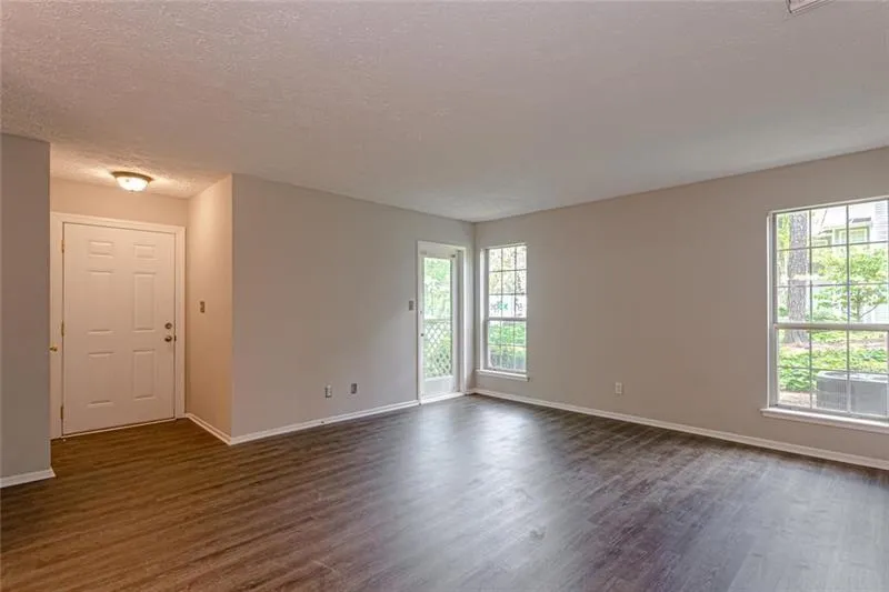 6818 Glenridge Drive Unit A, Sandy Springs, Georgia 30328, 2 Bedrooms Bedrooms, ,2 BathroomsBathrooms,Residential,Sold,6818 Glenridge Drive Unit A,6726114