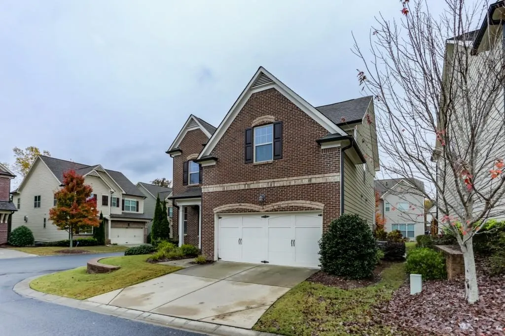 7600 Highland Bluff, Sandy Springs, Georgia 30328, 4 Bedrooms Bedrooms, ,2 BathroomsBathrooms,Residential,Sold,7600 Highland Bluff,6101086