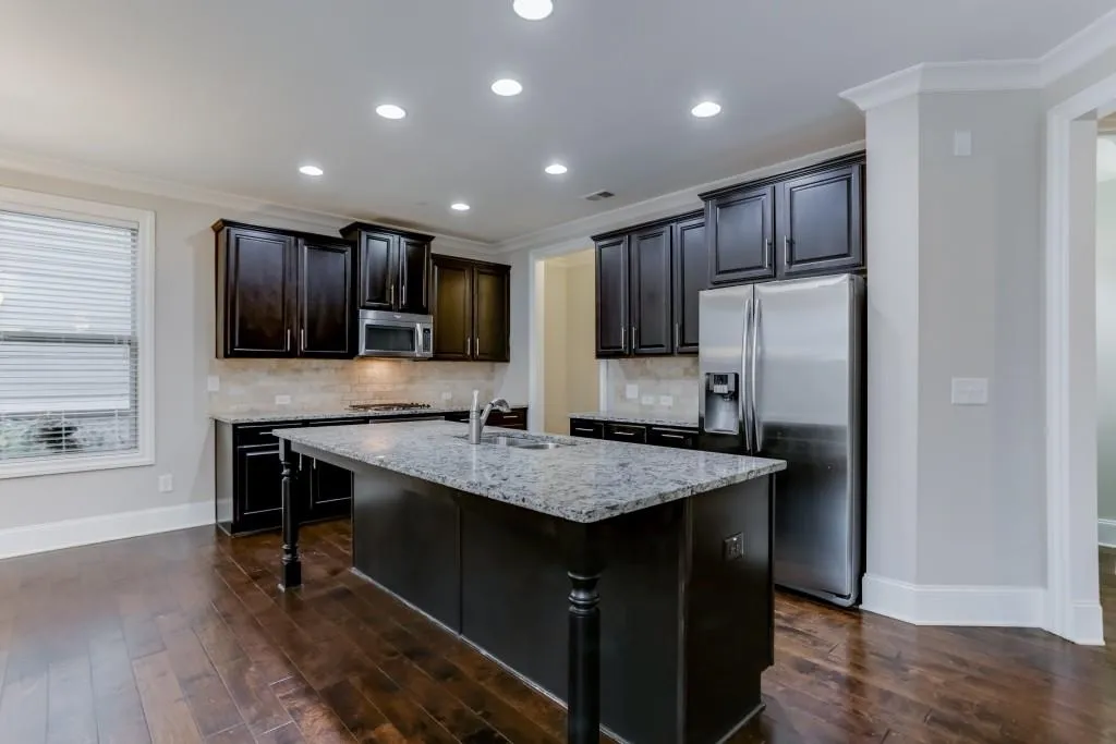 7600 Highland Bluff, Sandy Springs, Georgia 30328, 4 Bedrooms Bedrooms, ,2 BathroomsBathrooms,Residential,Sold,7600 Highland Bluff,6101086