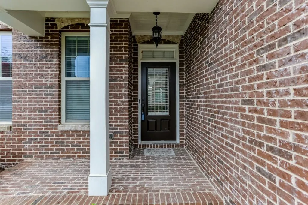 7600 Highland Bluff, Sandy Springs, Georgia 30328, 4 Bedrooms Bedrooms, ,2 BathroomsBathrooms,Residential,Sold,7600 Highland Bluff,6101086