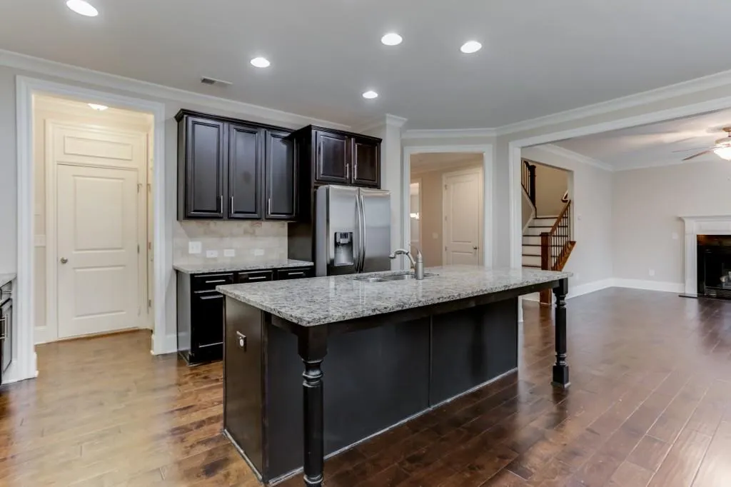7600 Highland Bluff, Sandy Springs, Georgia 30328, 4 Bedrooms Bedrooms, ,2 BathroomsBathrooms,Residential,Sold,7600 Highland Bluff,6101086