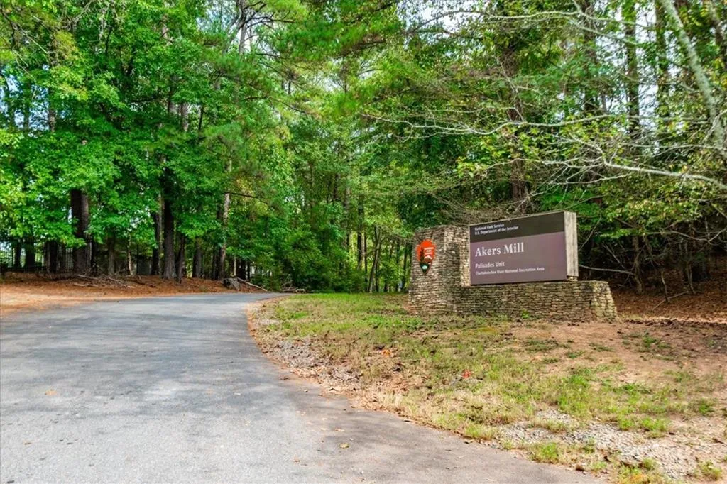 1217 Highland Bluff Drive Se, Atlanta, Georgia 30339, 2 Bedrooms Bedrooms, ,2 BathroomsBathrooms,Residential,For Sale,1217 Highland Bluff Drive Se,7662651