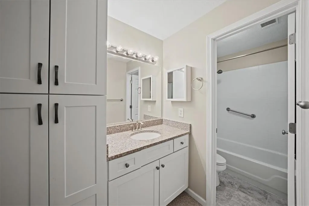 1217 Highland Bluff Drive Se, Atlanta, Georgia 30339, 2 Bedrooms Bedrooms, ,2 BathroomsBathrooms,Residential,For Sale,1217 Highland Bluff Drive Se,7662651