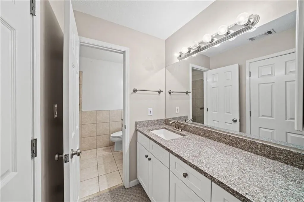 1217 Highland Bluff Drive Se, Atlanta, Georgia 30339, 2 Bedrooms Bedrooms, ,2 BathroomsBathrooms,Residential,For Sale,1217 Highland Bluff Drive Se,7662651