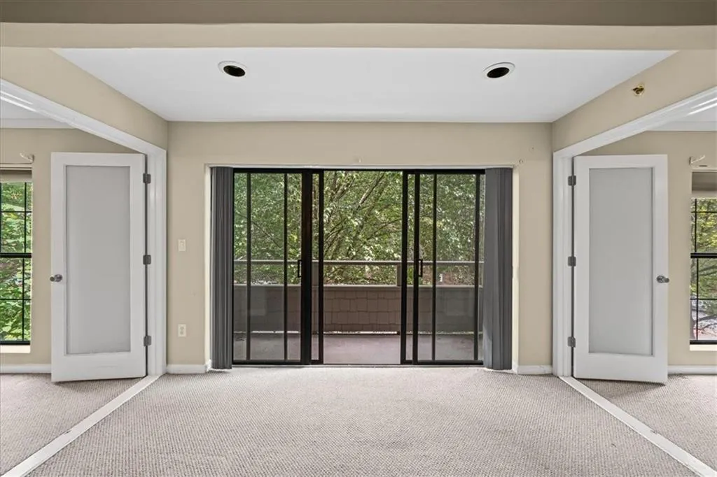 1217 Highland Bluff Drive Se, Atlanta, Georgia 30339, 2 Bedrooms Bedrooms, ,2 BathroomsBathrooms,Residential,For Sale,1217 Highland Bluff Drive Se,7662651