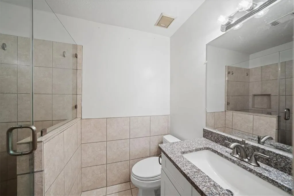 1217 Highland Bluff Drive Se, Atlanta, Georgia 30339, 2 Bedrooms Bedrooms, ,2 BathroomsBathrooms,Residential,For Sale,1217 Highland Bluff Drive Se,7662651